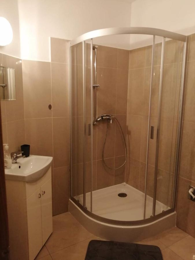 Konde Apartments B Дунавска Стреда Екстериор снимка