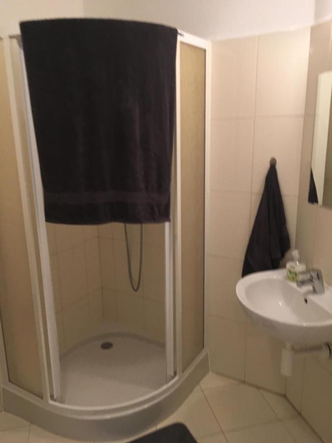 Konde Apartments B Дунавска Стреда Екстериор снимка