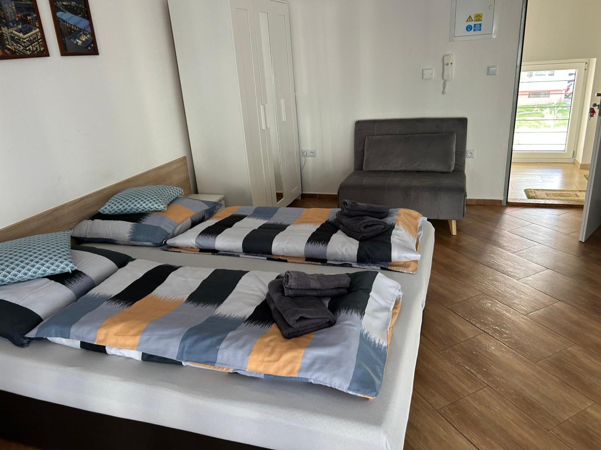 Konde Apartments B Дунавска Стреда Екстериор снимка