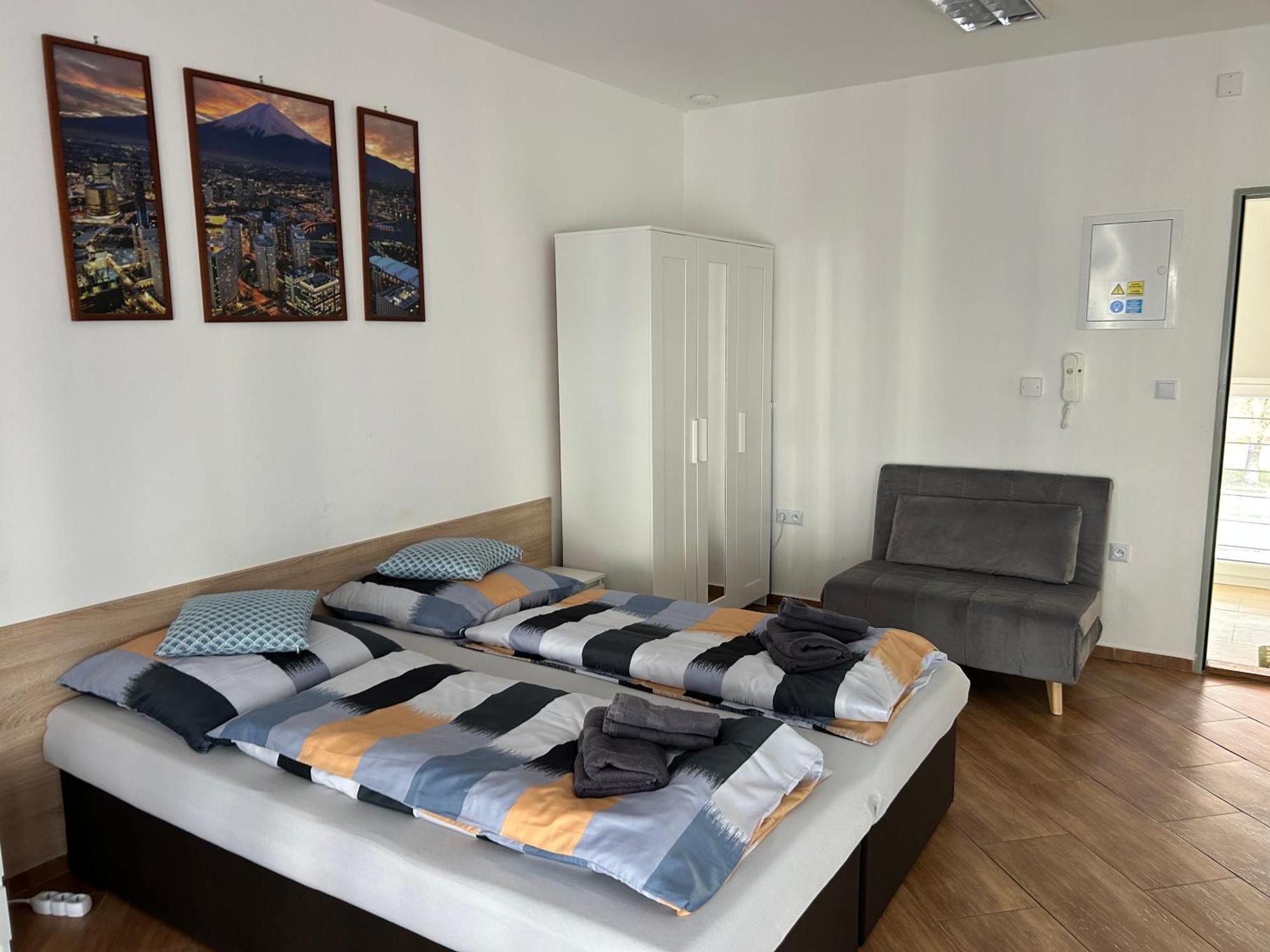 Konde Apartments B Дунавска Стреда Екстериор снимка