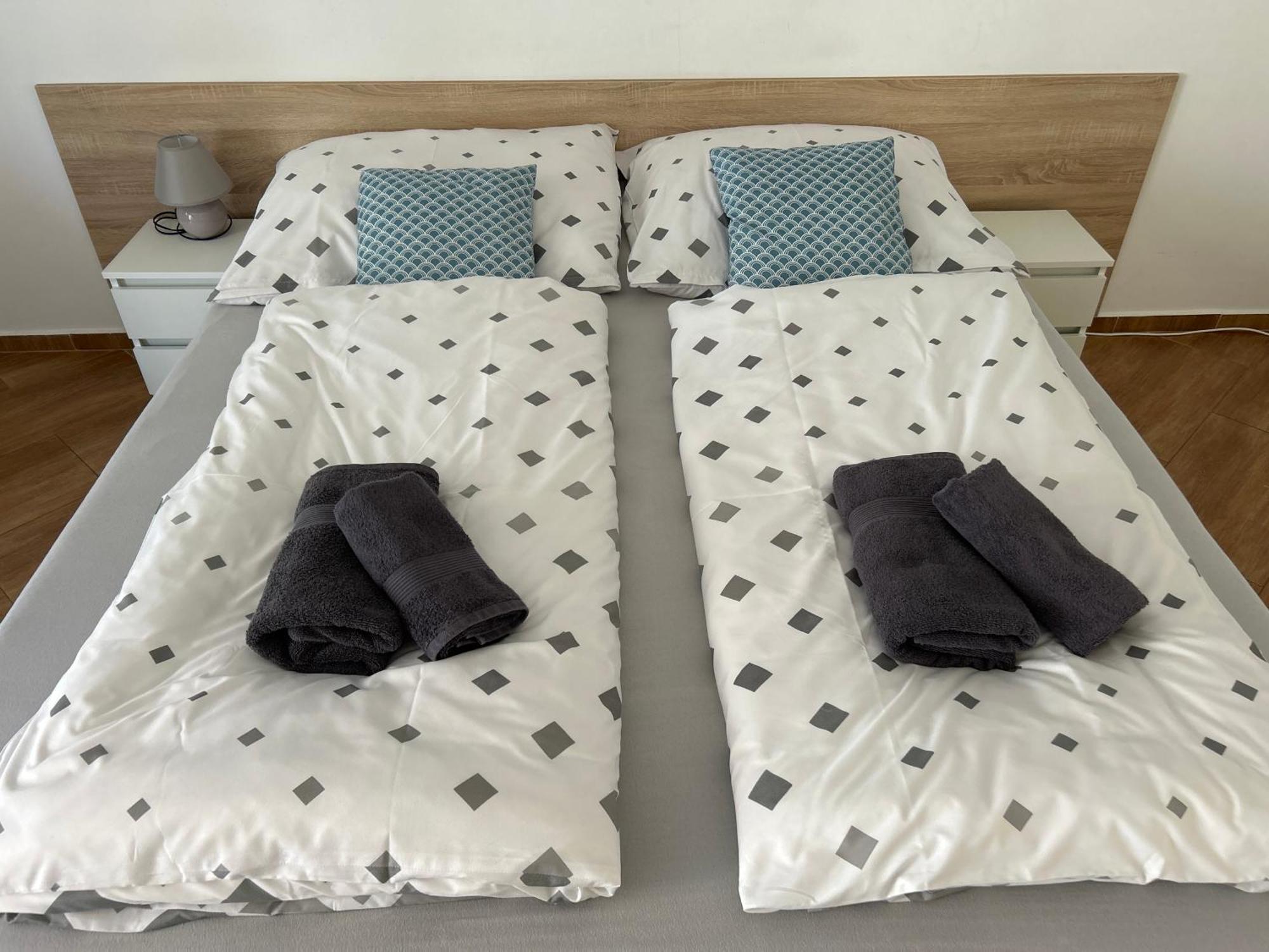 Konde Apartments B Дунавска Стреда Екстериор снимка