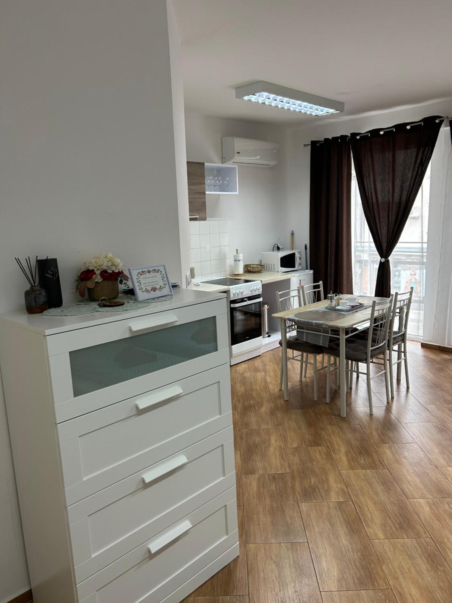 Konde Apartments B Дунавска Стреда Екстериор снимка