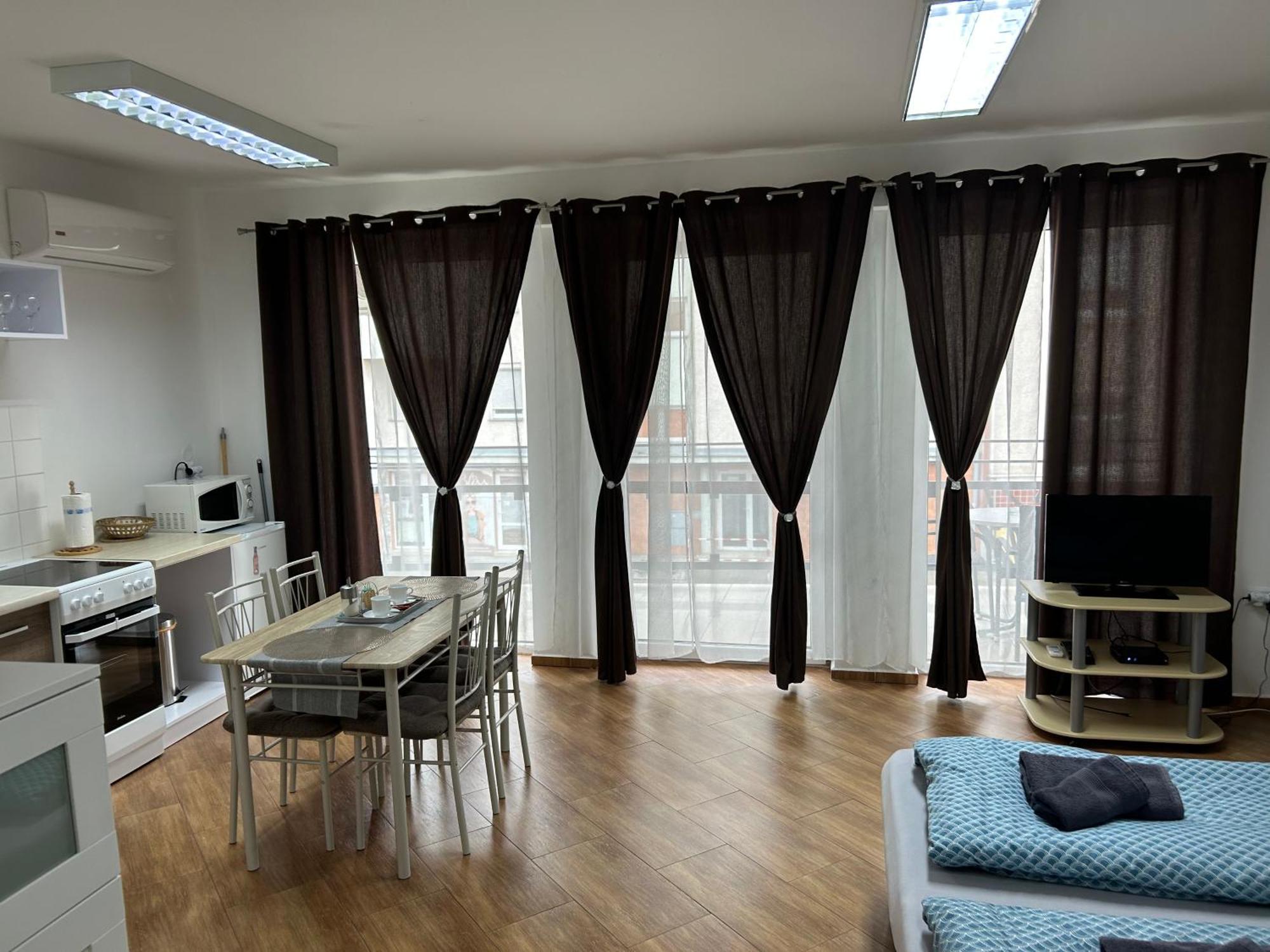 Konde Apartments B Дунавска Стреда Екстериор снимка