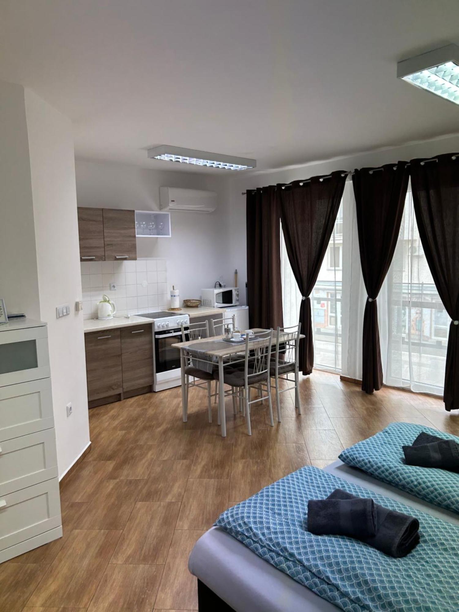 Konde Apartments B Дунавска Стреда Екстериор снимка
