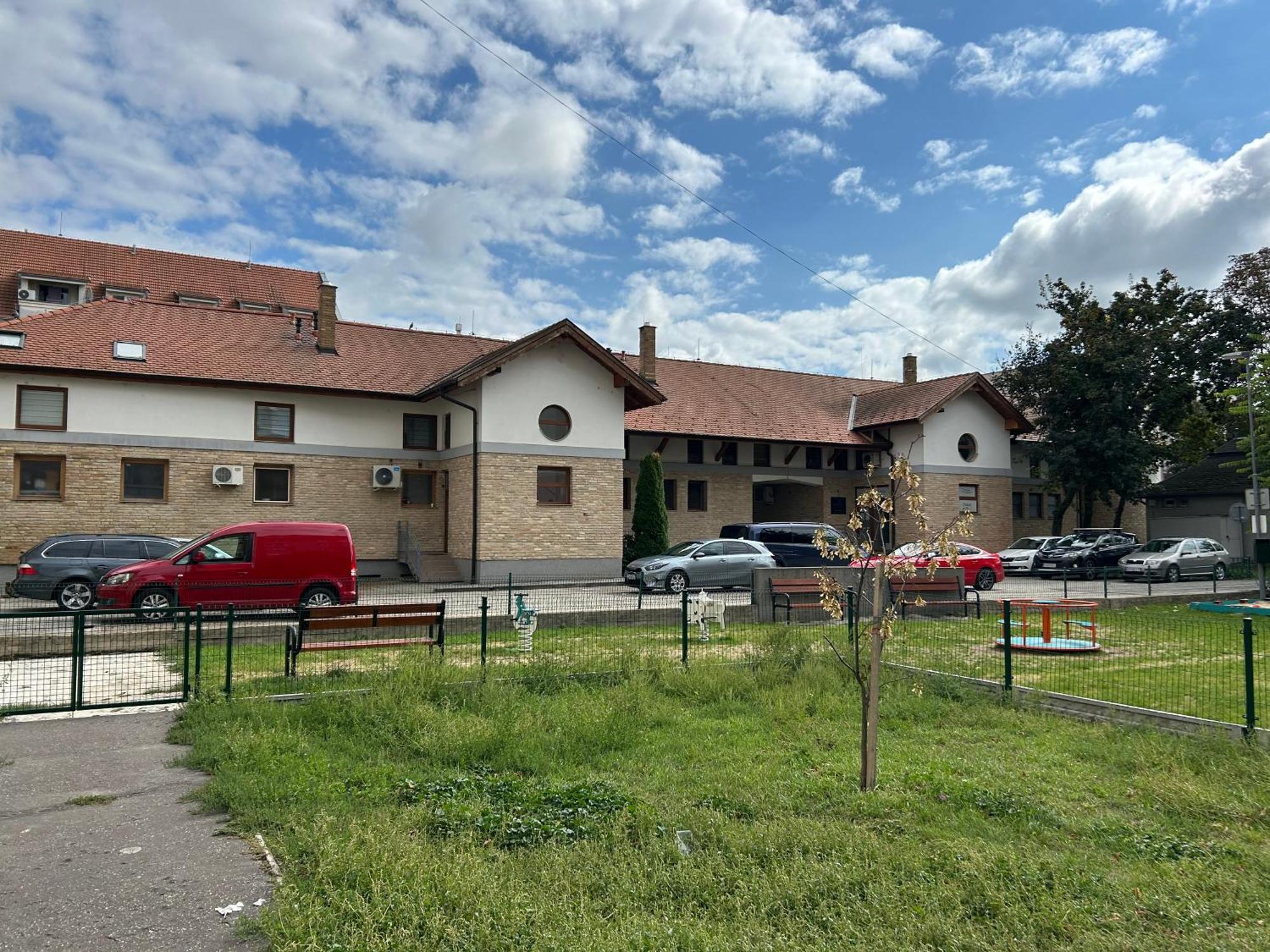 Konde Apartments B Дунавска Стреда Екстериор снимка